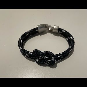 Square knot bracelet